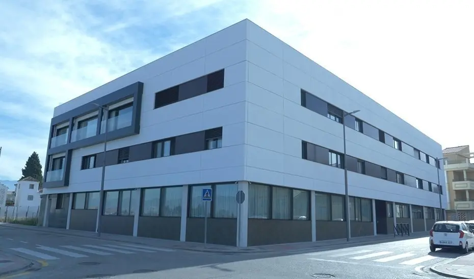 Fachada de una residencia de mayores ubicada en Granada capital.