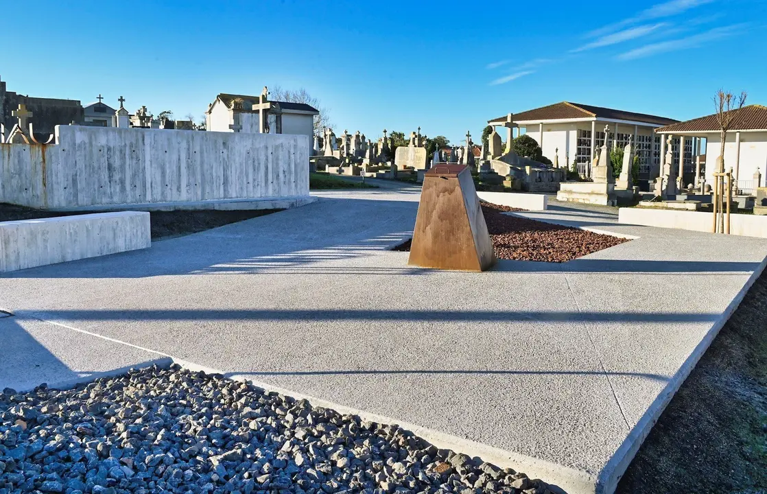 Jard&iacute;n de Cenizas del Cementerio de Ciriego