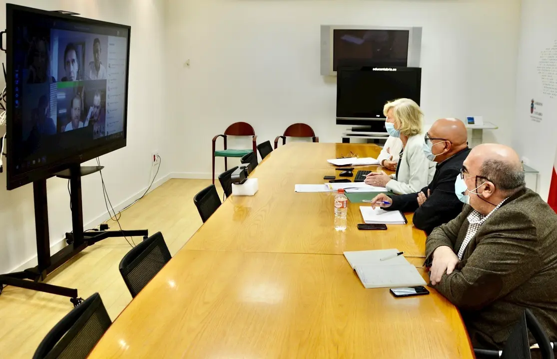 La consejera de Educaci&oacute;n, Marina Lomb&oacute;, analiza con los centros de Educaci&oacute;n Especial sus necesidades espec&iacute;ficas para la vuelta a las aulas
