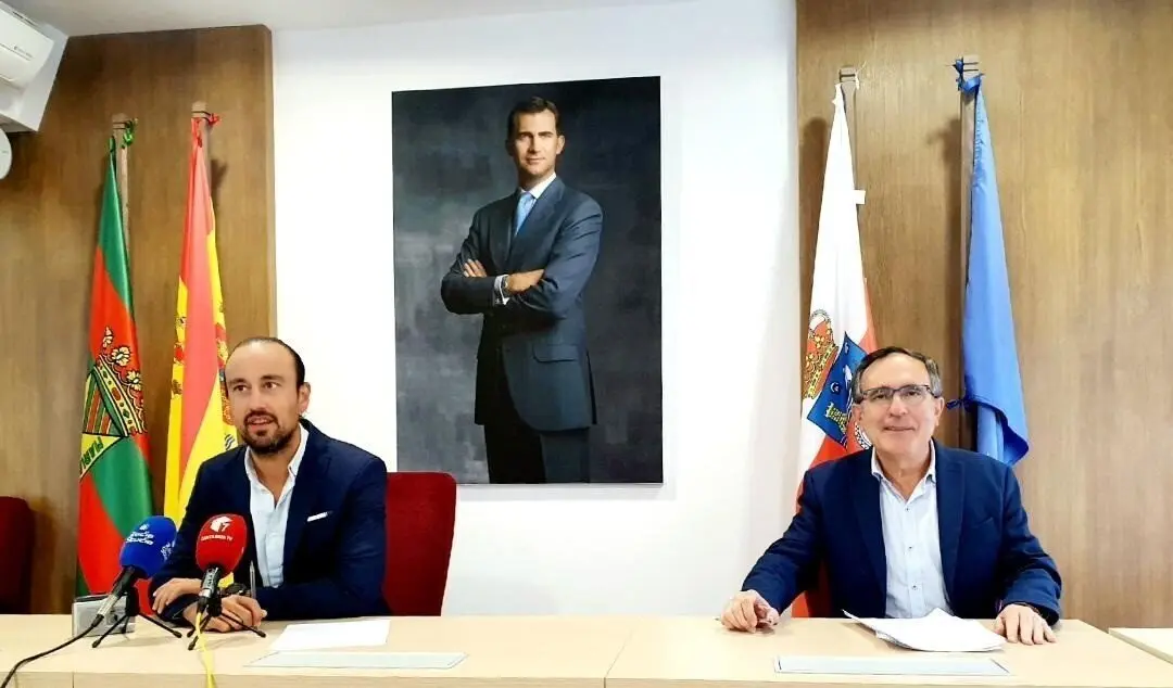 Javier L&oacute;pez Estrada y Jos&eacute; Manuel Cruz Viadero, alcalde y primer teniente de alcalde de Torrelavega