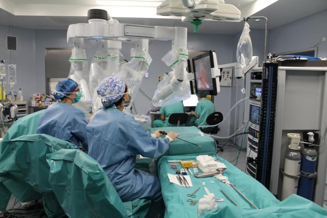 Intervención con el robot quirúrgico Da Vinci Xi