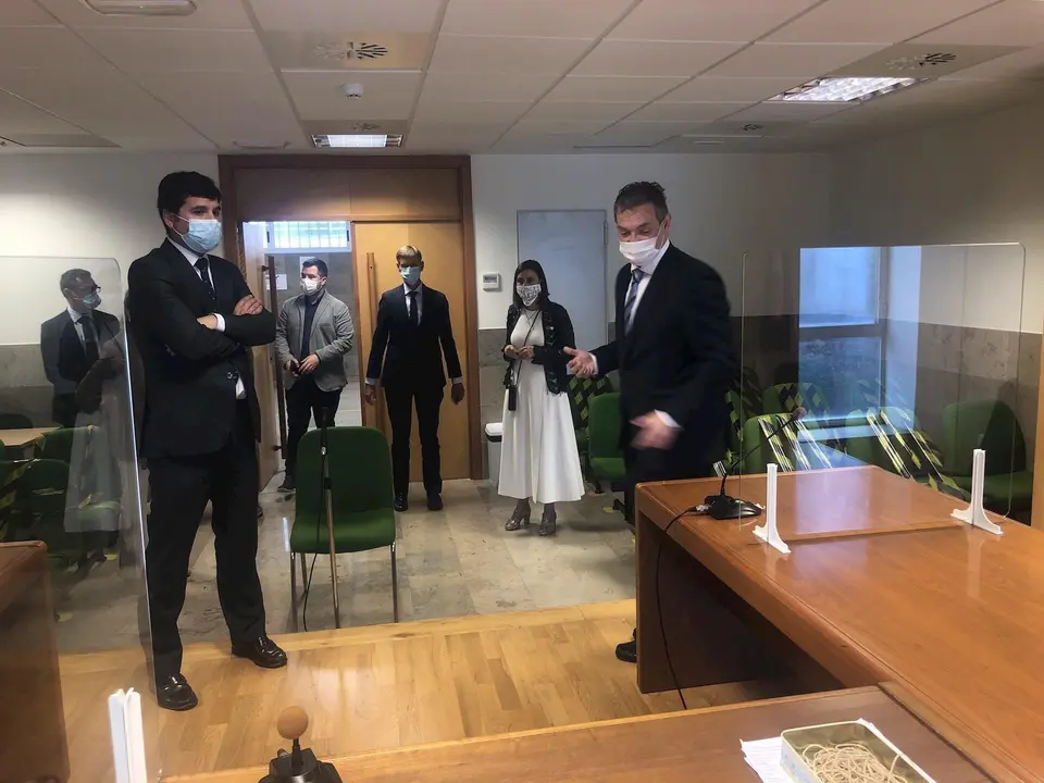 La consejera de Justicia y el presidente del TSJC visitan las Salesas