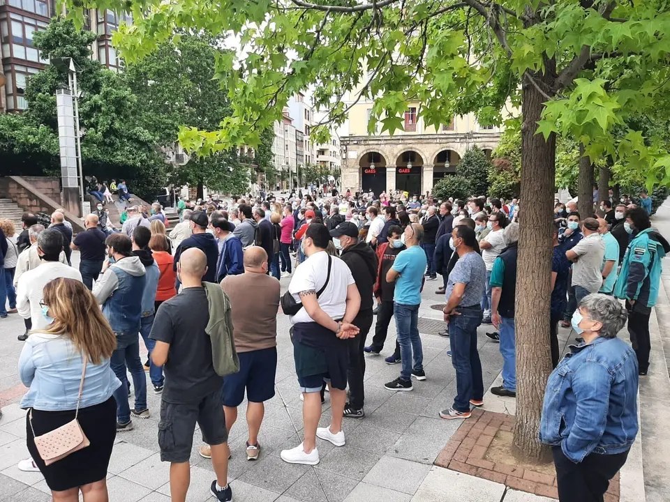 Concentraci&oacute;n de Sniace en Torrelavega