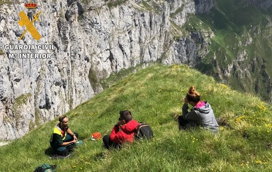 Pareja de senderistas rescatados