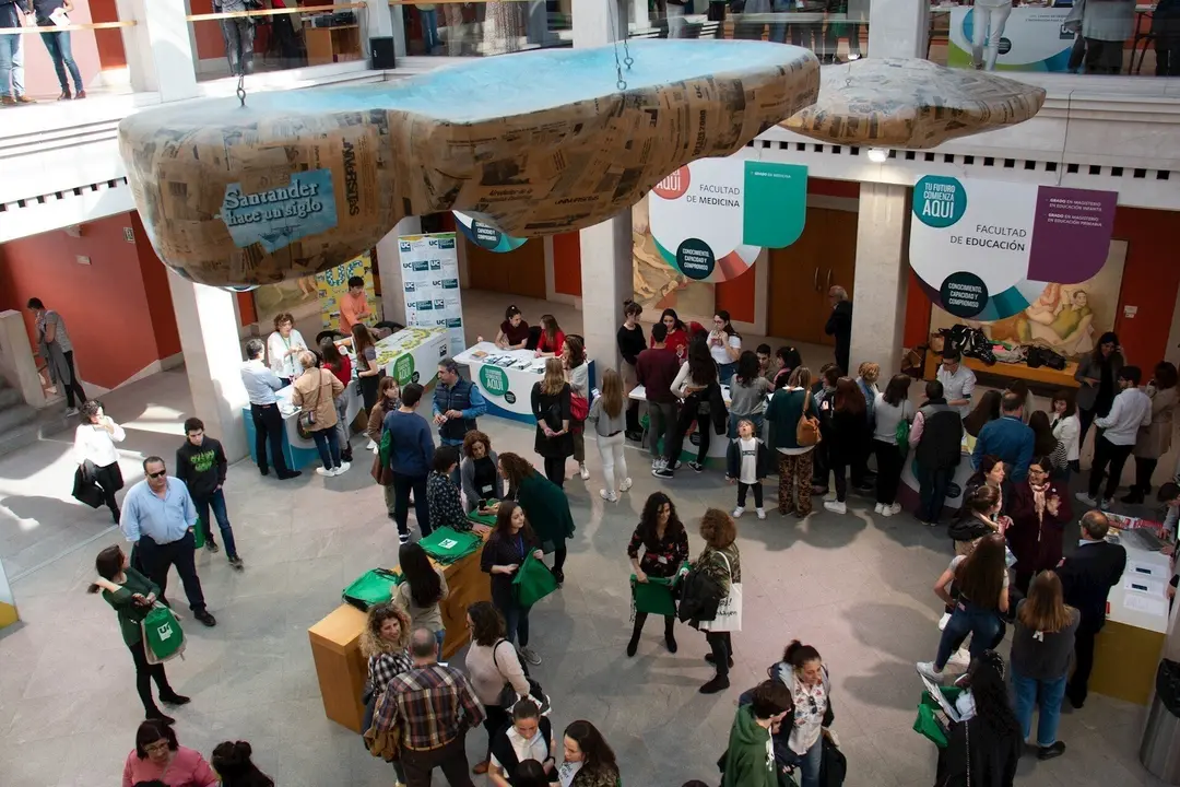 Feria universitaria. Archivo