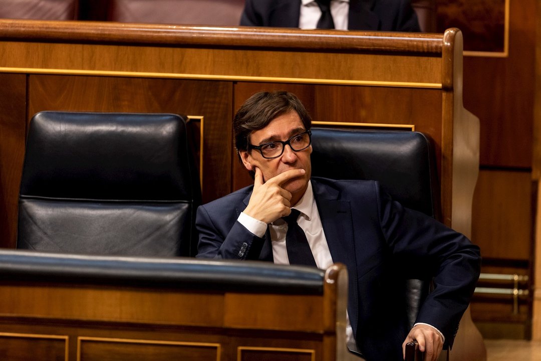 El ministro de Sanidad, Salvador Illa, en su escaño durante la sesión del Parlamento en la que se ejerce el control al Gobierno y se trata la sexta prórroga del estado de alarma por la crisis del Covid-19. En Madrid, (España), a 3 de junio de 2020.