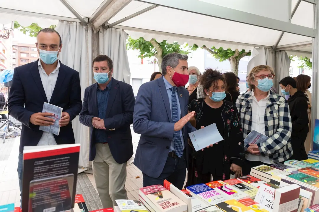 Inauguraci&oacute;n de la III Feria del Libro de Torrelavega