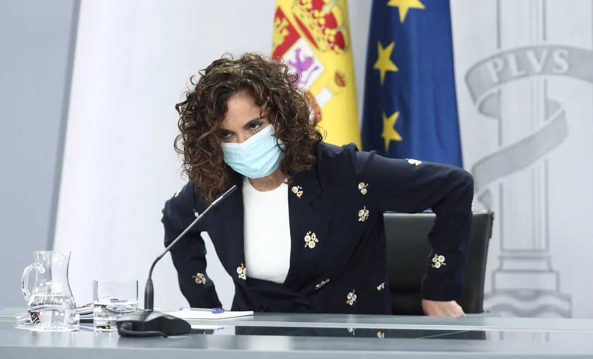 La ministra portavoz y de Hacienda, Mar&iacute;a Jes&uacute;s Montero, a su llegada a la rueda de prensa tras la celebraci&oacute;n de un Consejo de Ministros extraordinario, en Moncloa, Madrid (Espa&ntilde;a), a 26 de junio de 2020.