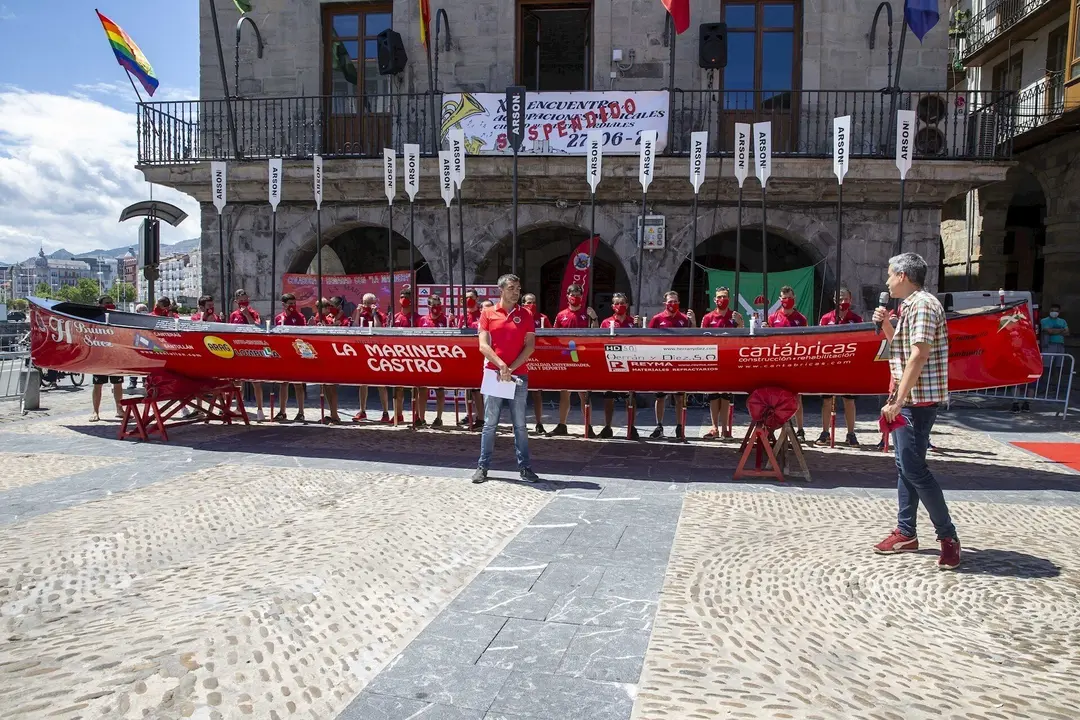 Presentaci&oacute;n Marinera de Castro