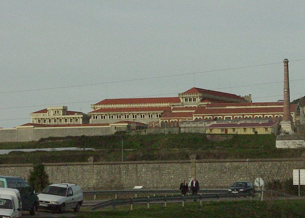 Exterior del penal "El Dueso", situado en Santoña.