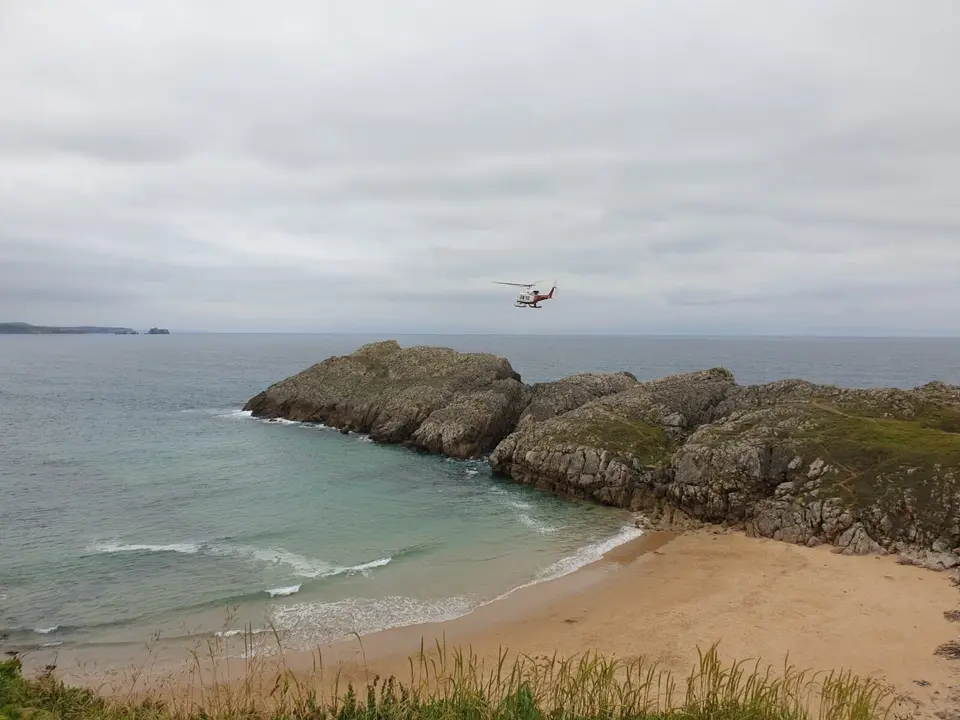 Playa de Somocuevasm de donde se ha evacuado a la muje herida