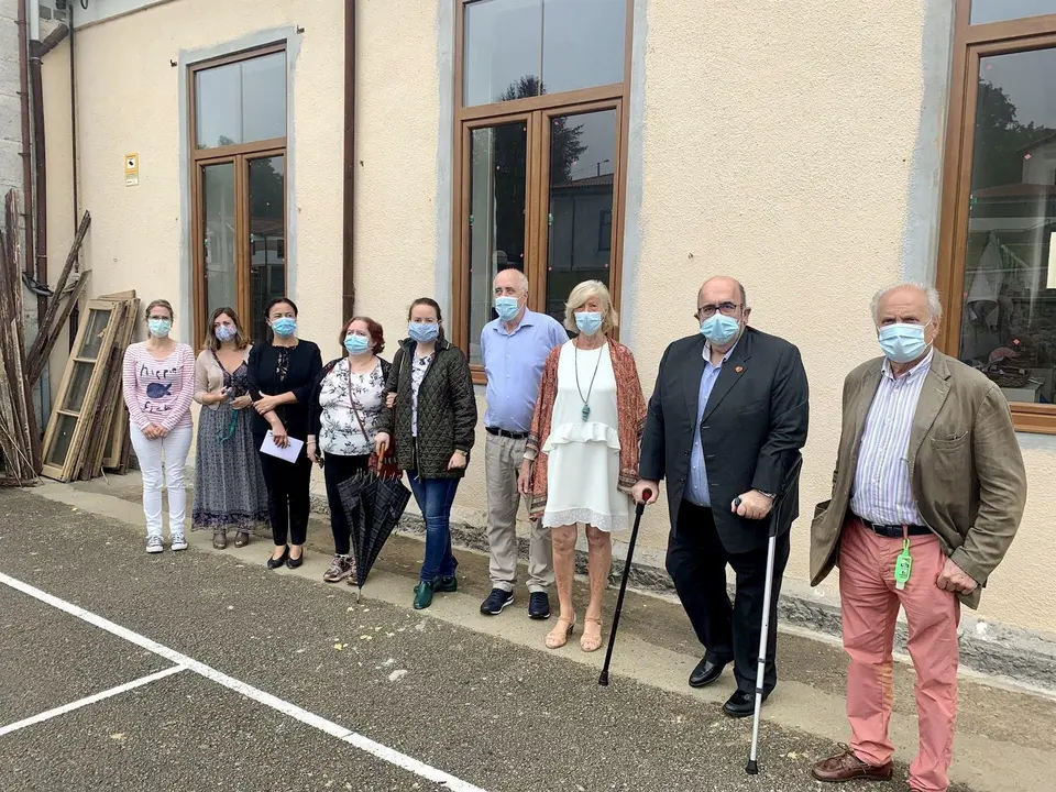 La consejera de Educaci&oacute;n, Marina Lomb&oacute;, visita las obras de reforma del CEIP Leopoldo y Josefa del Valle