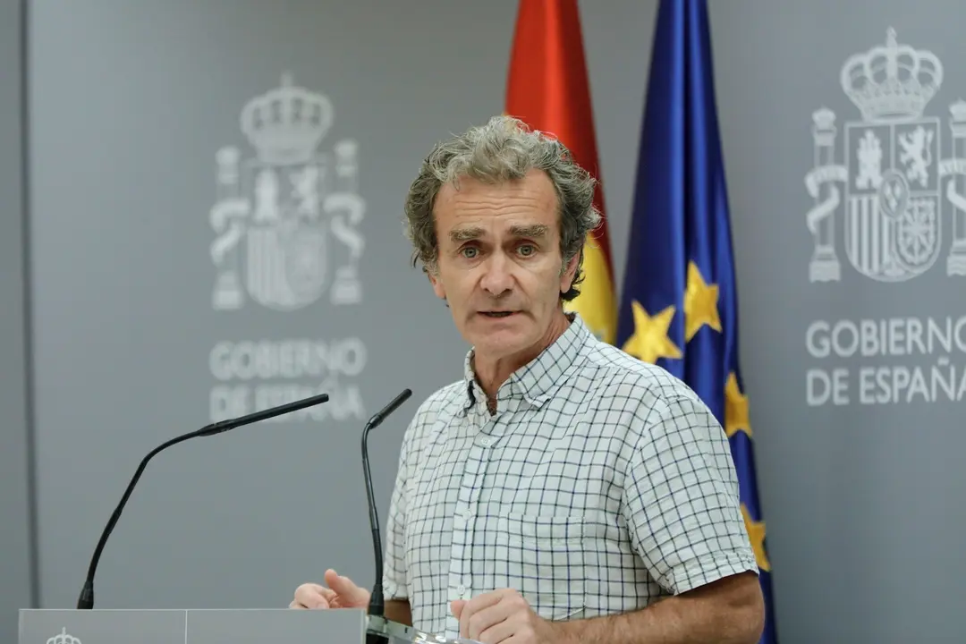 El director del Centro de Coordinaci&oacute;n de Alertas y Emergencias Sanitarias (CCAES), Fernando Sim&oacute;n, ofrece la segunda rueda de prensa en el Ministerio de Sanidad desde que termin&oacute; el estado de alarma para informar de la evoluci&oacute;n de la COVID-19.