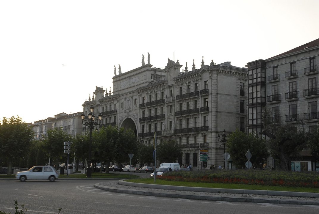 Fachada de la Sede del Edificio del Banco Santander, en la ciudad de Santander. 