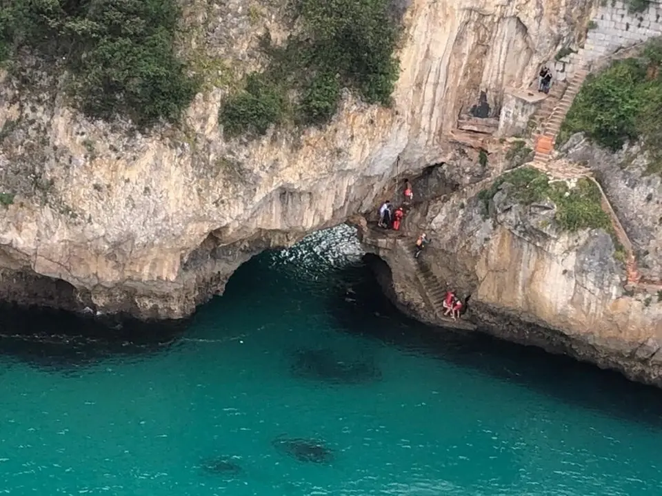 EuropaPress_3213011_evacuacion_herido_faro_caballo