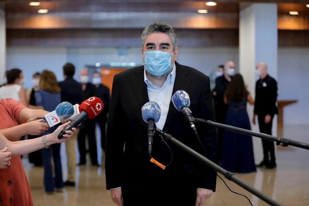 El ministro de Cultura y Deporte, Jos&eacute; Manuel Rodr&iacute;guez Uribes responde a los medios durante la visita al INAEM con motivo de la celebraci&oacute;n del D&iacute;a Europeo de la M&uacute;sica. En Madrid, (Espa&ntilde;a), a 20 de junio de 2020.