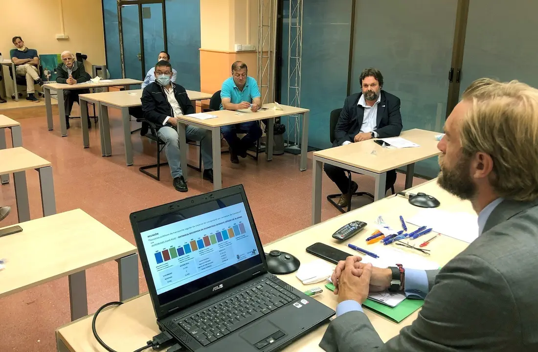 Reuni&oacute;n de Industria con el sector del transporte por carretera