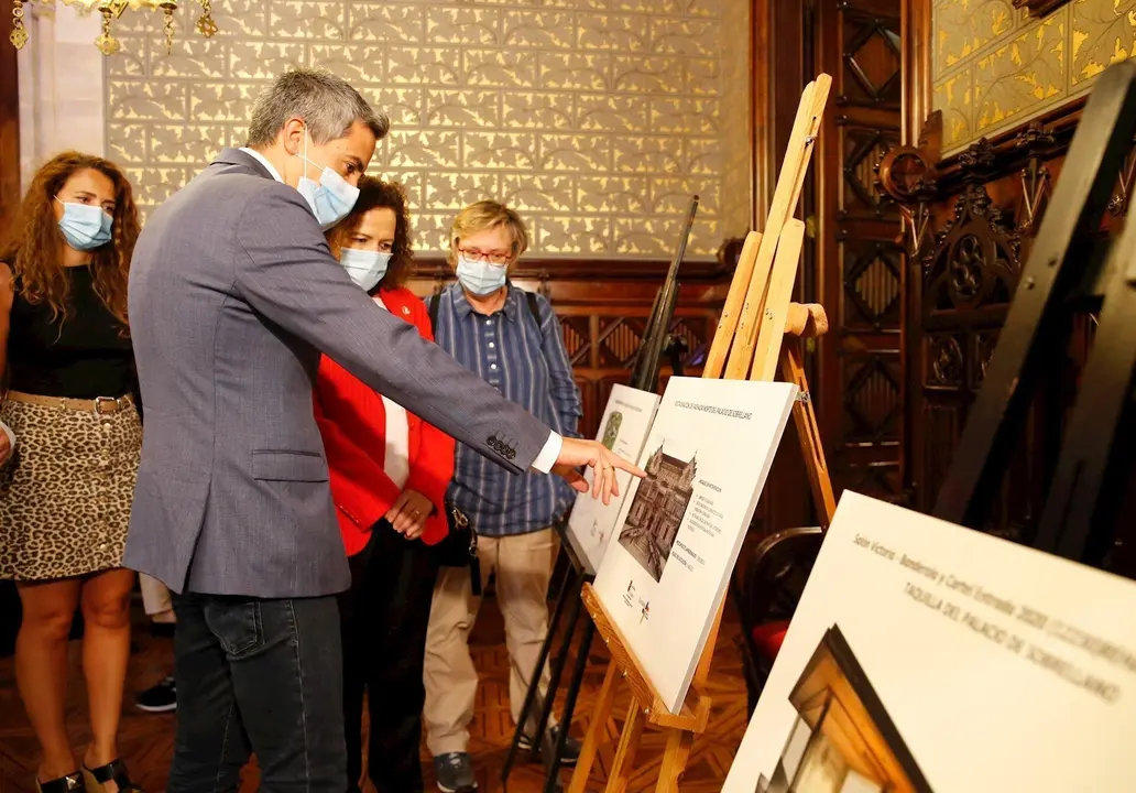 El viepresidente Pablo Zuloaga en la exposici&oacute;n del Placio de Sobrellano de Comillas