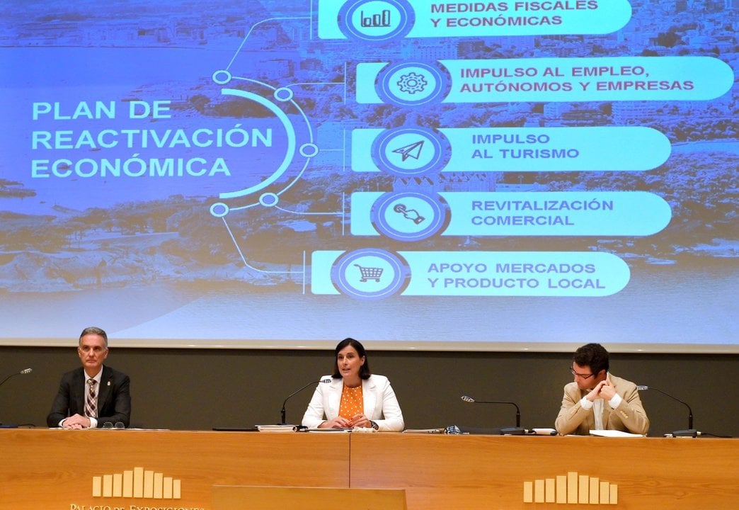 La alcaldesa de Santander, Gema Igual, expone a los agentes sociales el plan 'Santander a punto'