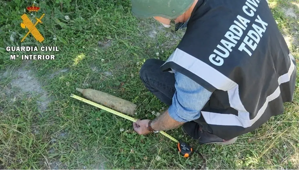 Nota De Prensa La Guardia Civil Destruye Un Proyectil De La Guerra Civil