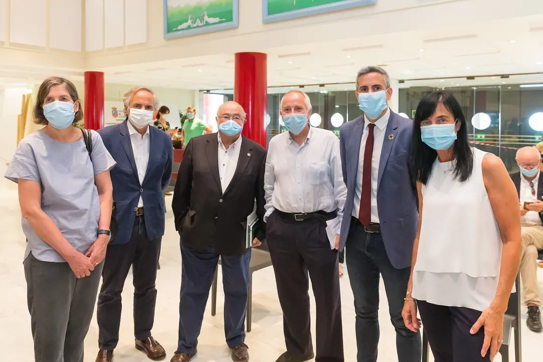 Asistenteds a la primera mesa de trabajo para el Pacto por la Ciencia en Cantabria