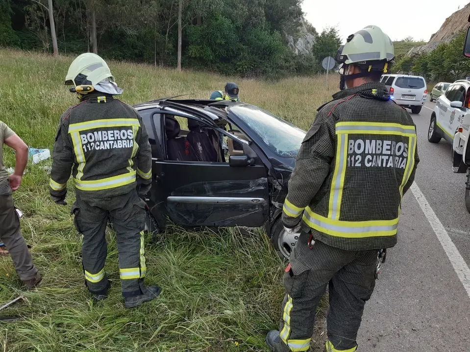 vuelco vehículo Comillas 08 07 2020