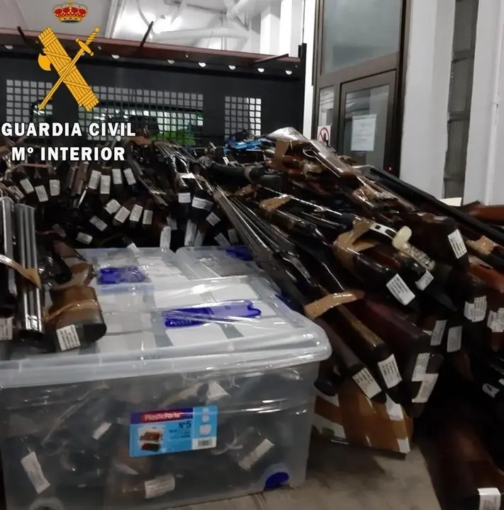 Nota De Prensa La Guardia Civil Destruye Mas De 4 Toneladas De Armas