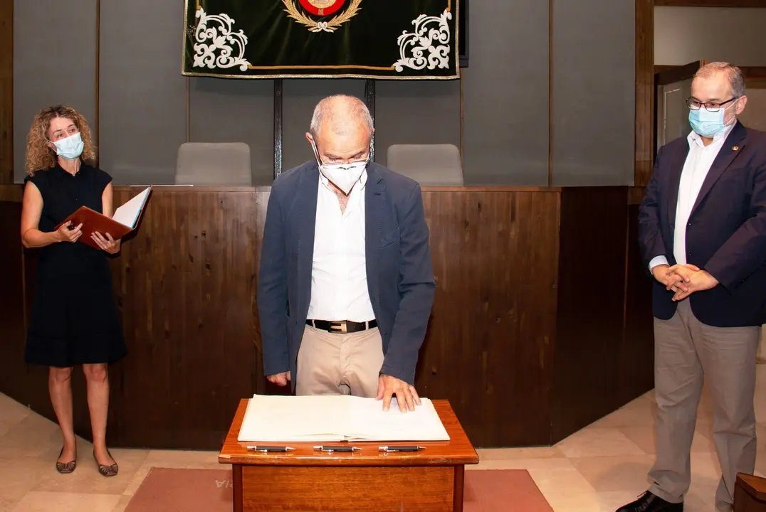 El catedr&aacute;tico de la UC Francisco Gonz&aacute;lez