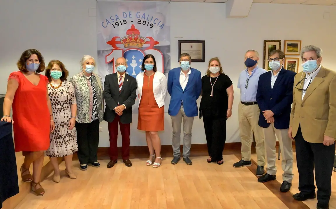 Reuni&oacute;n para la entrega de la Medalla de Oro de Santander al Centro Gallego