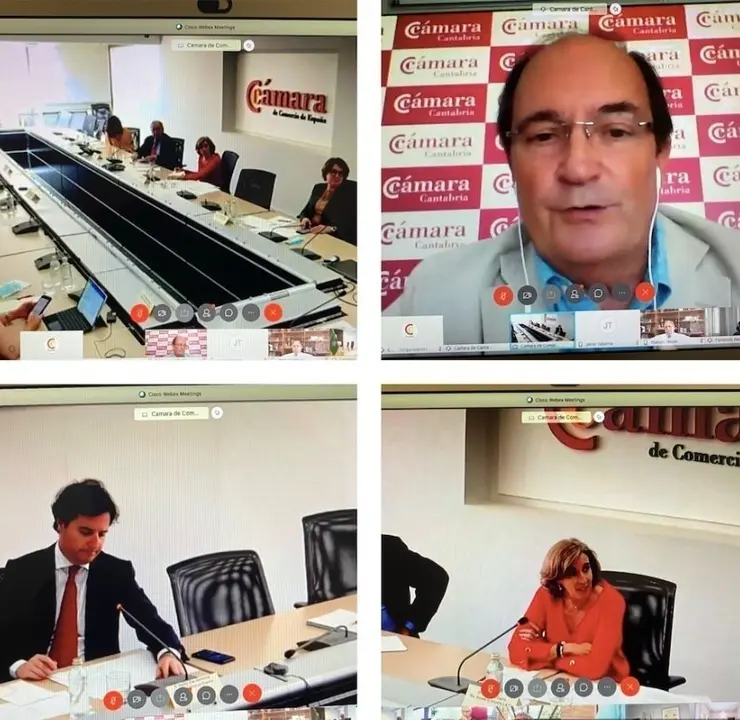 El presidente de la C&aacute;mara de Comercio de Cantabria, Modesto Pi&ntilde;eiro, en una reuni&oacute;n de los presidentes de las entidades camerales de Espa&ntilde;a