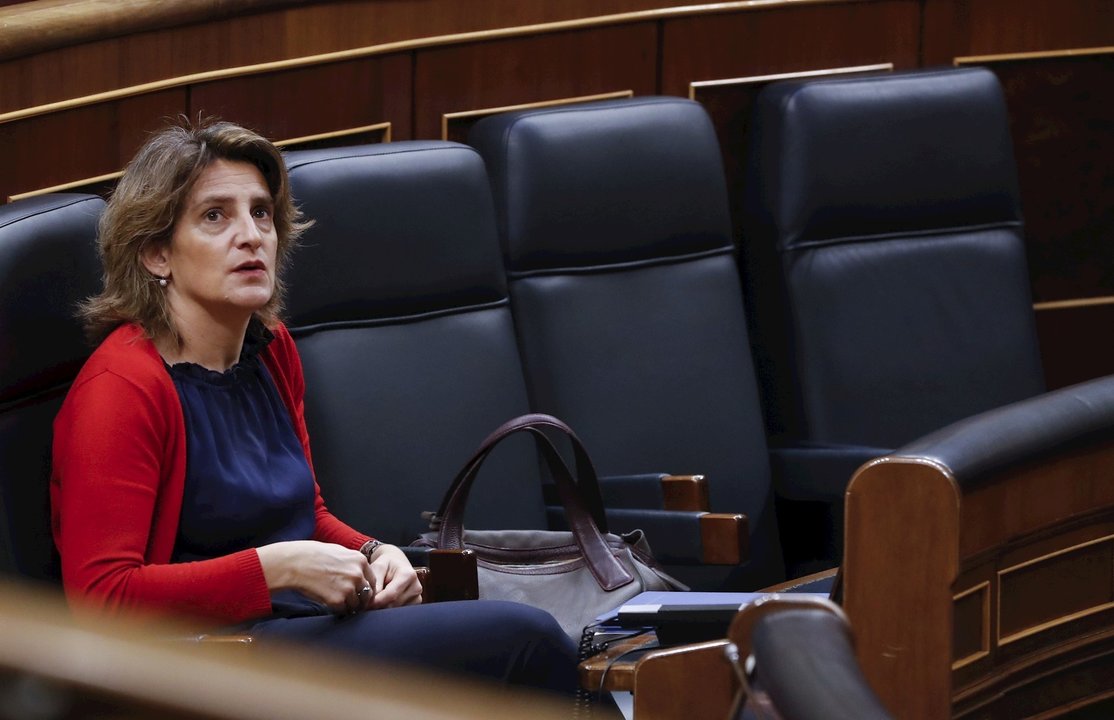 La vicepresidenta cuarta y ministra para la Transición Ecológica, Teresa Ribera , durante una sesión del Pleno del Congreso