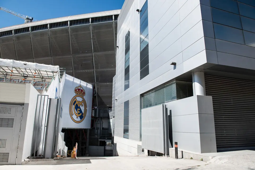Fachada del Estadio Santiago Bernab&eacute;u