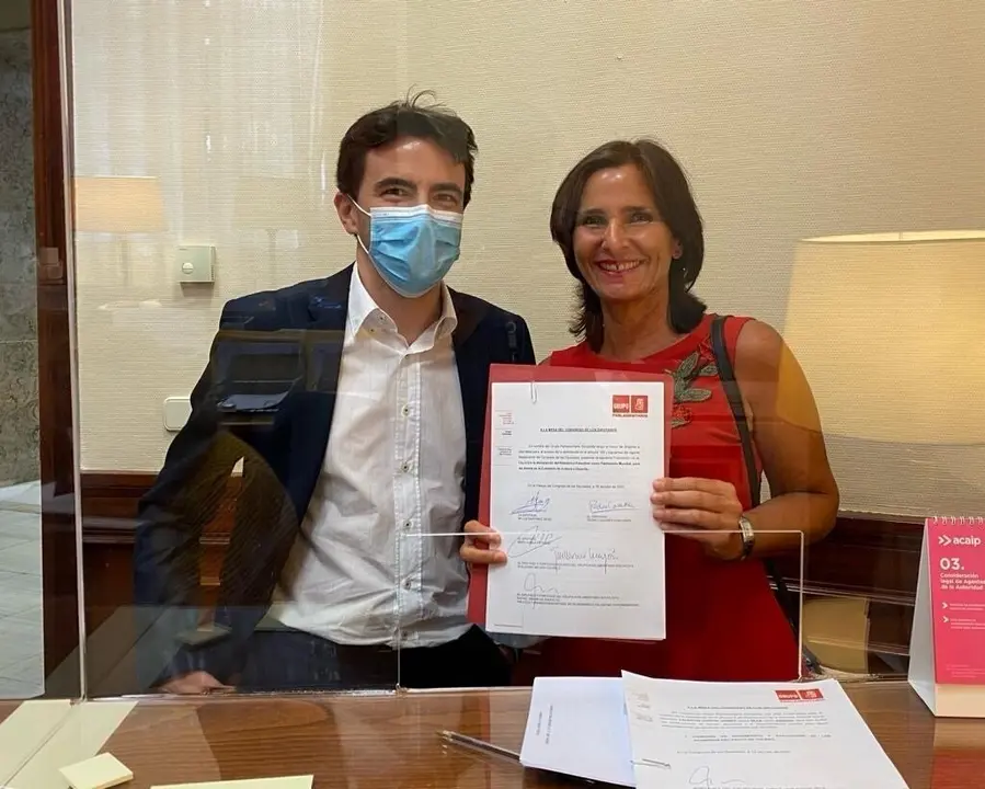 Pedro Casares y Mariluz Mart&iacute;nez Seijo