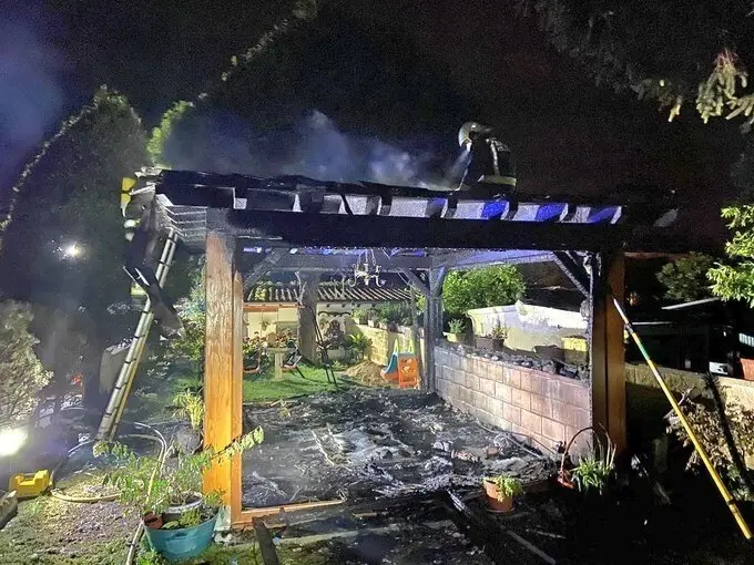Incendio en un cenador en Comillas