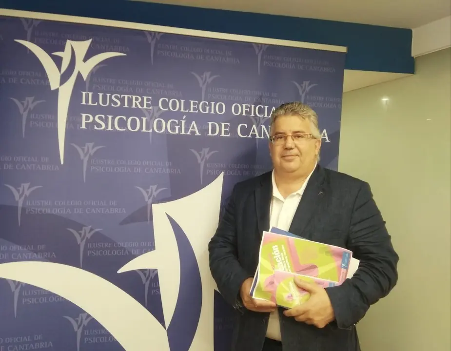 Javier Lastra, decano del Colegio de Psicolog&iacute;a