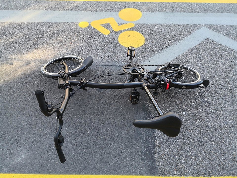 Bicicleta en el suelo