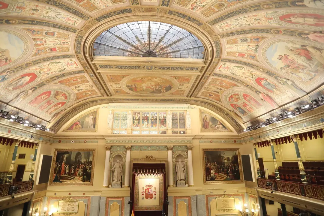 Plano general del techo y la parte superior del hemiciclo del Congreso de los Diputados