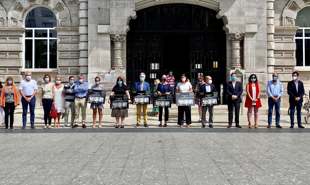 Minuto silencio en Santander por mujeres asesinadas por violencia de género