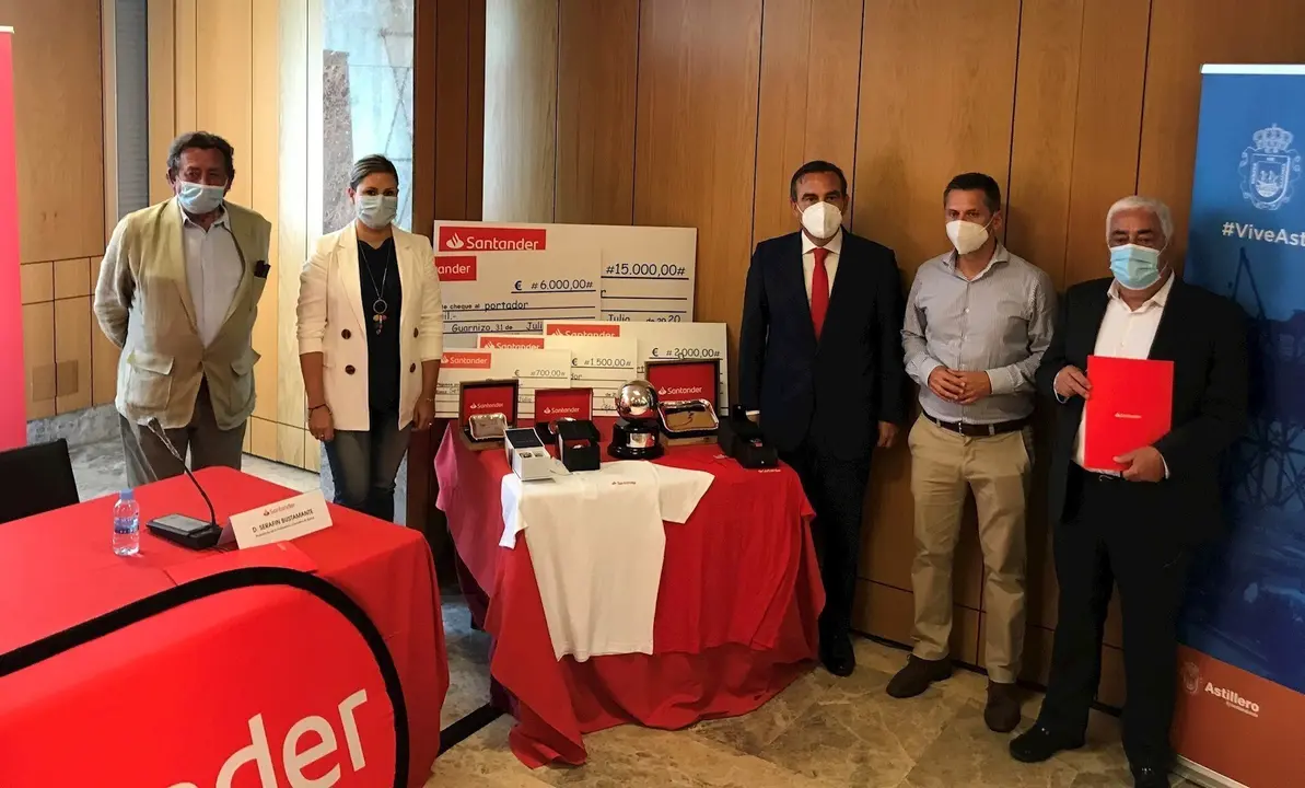 Presentaci&oacute;n Trofeo Bolos Campeones Banco Santander