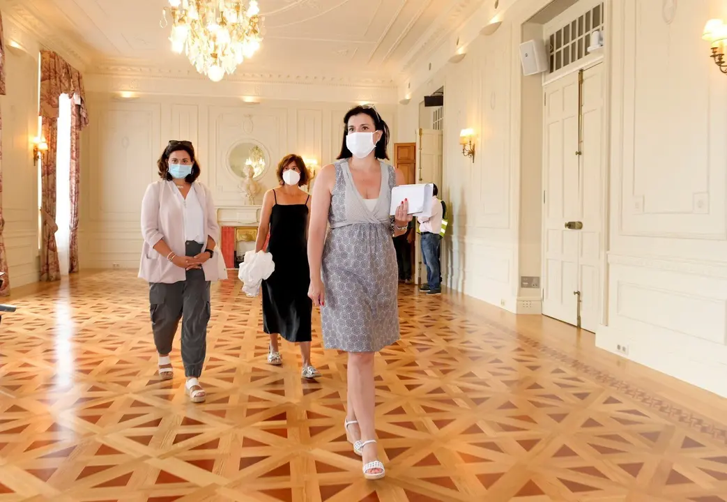 La alcaldesa visita el Palacio de la Magdalena