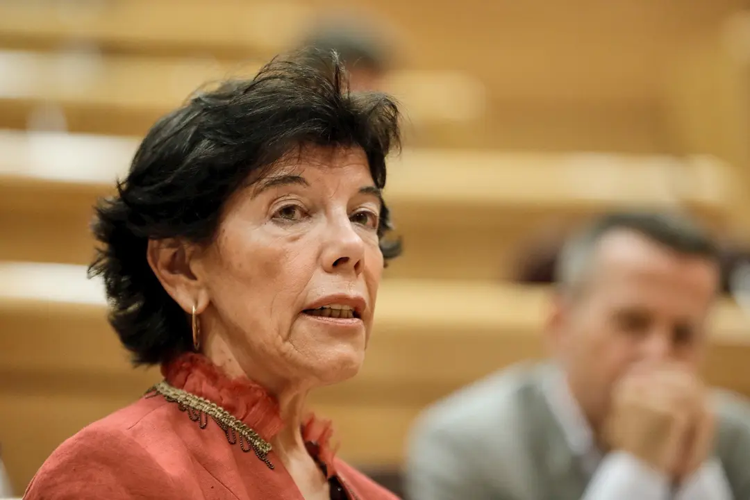 La ministra de Educaci&oacute;n y Formaci&oacute;n Profesional, Isabel Cela&aacute;, durante su intervenci&oacute;n en una sesi&oacute;n de control al Gobierno en el Senado, en Madrid (Espa&ntilde;a) a 14 de julio de 2020. Con este pleno, la C&aacute;mara Alta dar&aacute; por terminada su actividad parlamentar