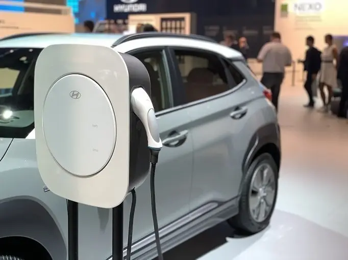 Foto recurso coche el&eacute;ctrico