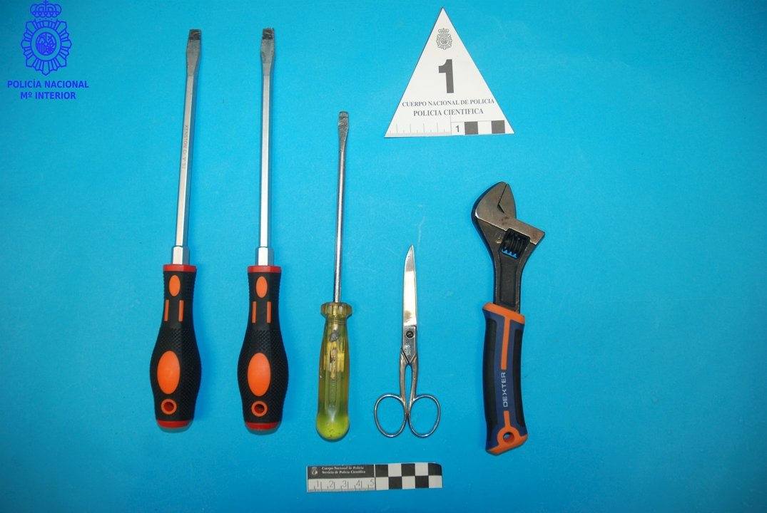 Algunos de los objetos intervenidos a las detenidas por robos en domicilios de Santander