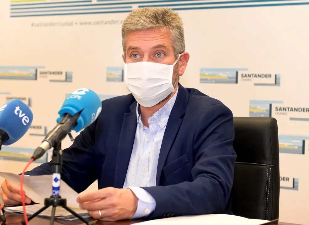 Javier Ceruti en rueda de prensa en el Ayuntamiento de Santander