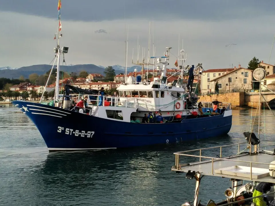Barco pesquero en San Vicente de la Barquera