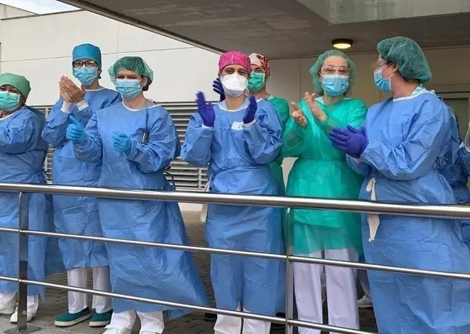 Profesionales sanitarios de Cantabria agradecen las muestras de apoyo de la ciudadan&iacute;a durante el estado de alarma (archivo)