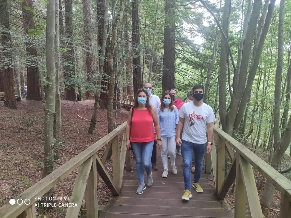 Dirigentes de Cs en Bosque Secuoyas de Cabez&oacute;n de la Sal