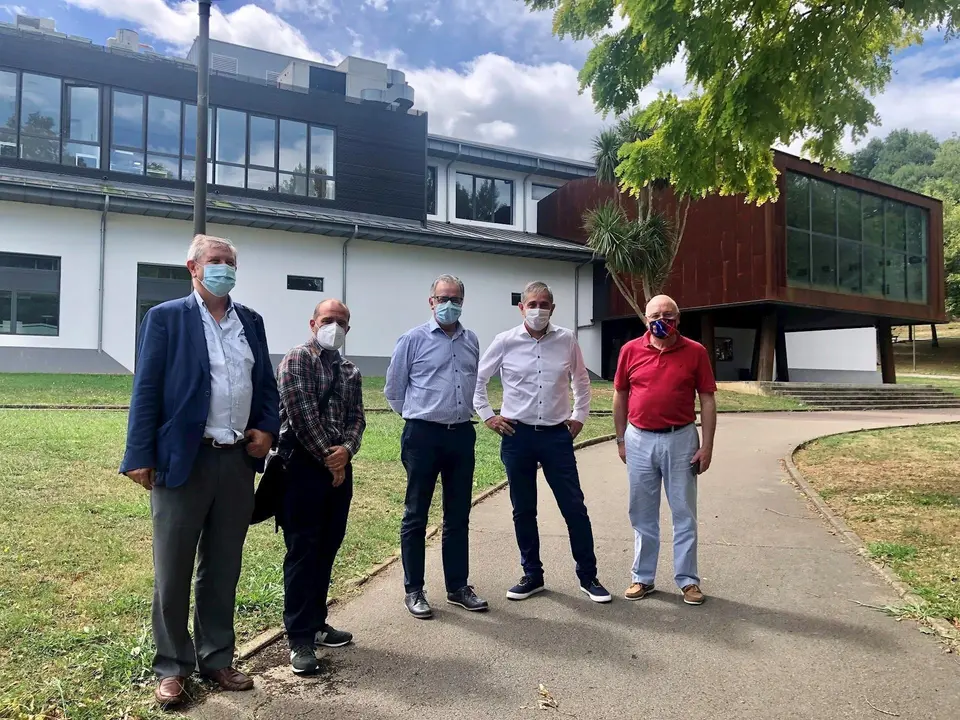 Autoridades en Centro C&iacute;vico ram&oacute;n Pelayo