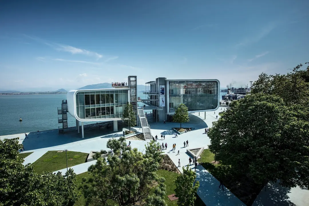 Centro Bot&iacute;n, en primer l&iacute;nea en la bah&iacute;a de Santander 