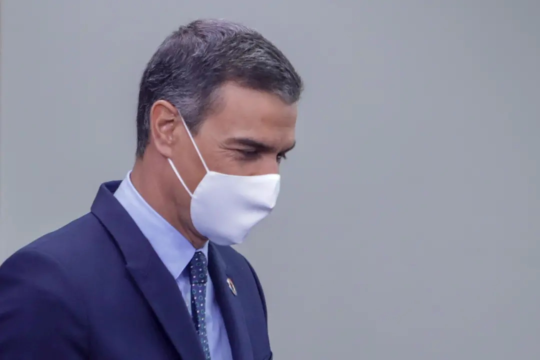 El presidente del Gobierno, Pedro S&aacute;nchez, a su llegada para ofrecer una rueda de prensa al t&eacute;rmino de la primera reuni&oacute;n del Consejo de Ministros en Moncloa tras el periodo estival en la que informa sobre la actualidad del Covid-19 en Espa&ntilde;a